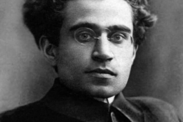 Ο Antonio Gramsci, μια Ρωσίδα μουσικός και ο Piero Sraffa: Η άγνωστη ιστορία πίσω από τη διάσωση των Τετραδίων του