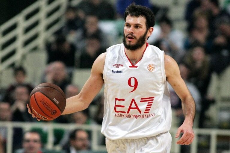 Αντώνης Φώτσης: Ο “Μπάτμαν” του ελληνικού μπάσκετ!