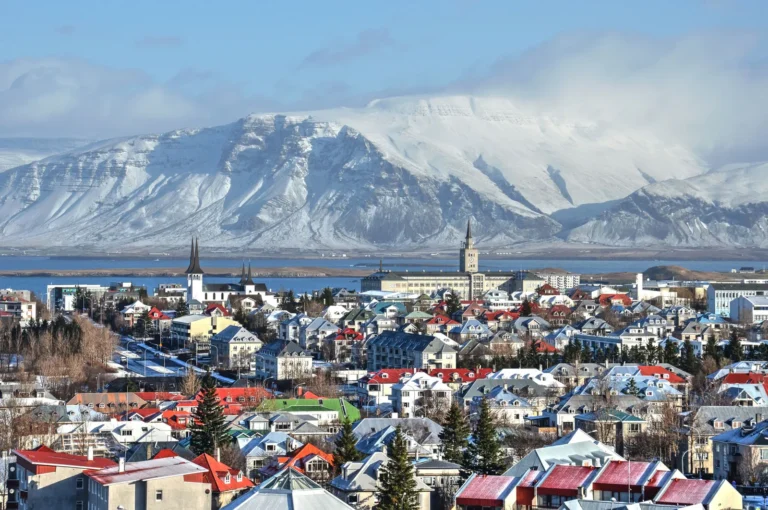 Ισλανδία: Ένα ταξίδι στη χώρα της φωτιάς και του πάγου